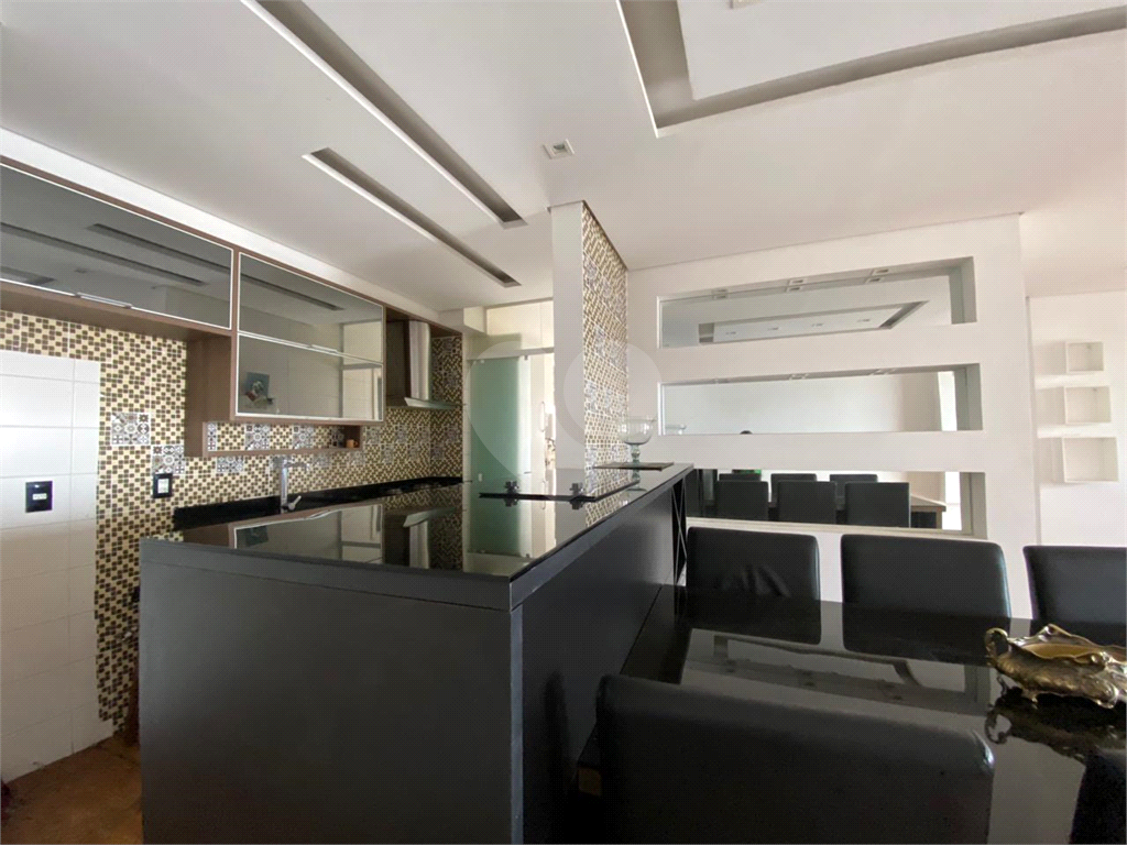 Apartamento com 3 quartos
