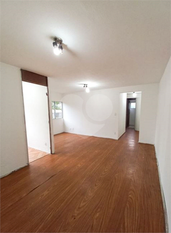 APARTAMENTO em TREMEMBÉ