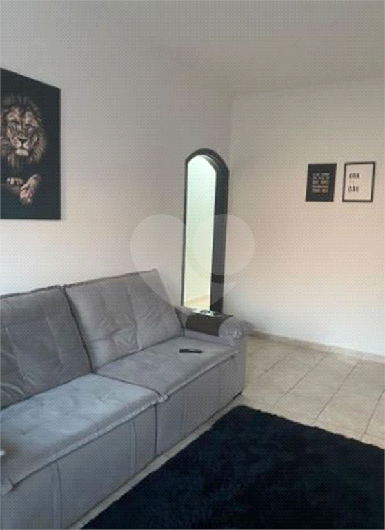 Excelente Casa Térrea à venda com 300m²  de área total, localizado no bairro da Vila Galvão.