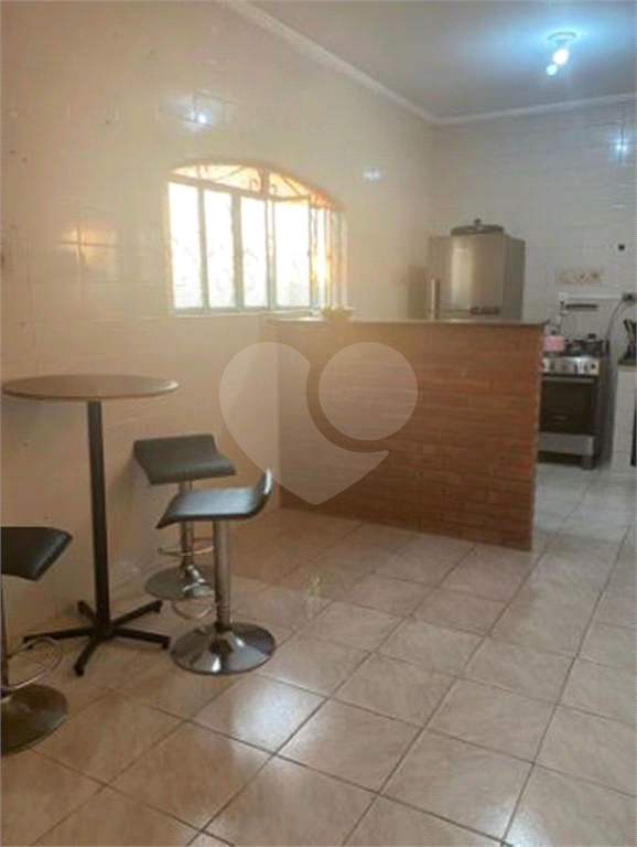 Excelente Casa Térrea à venda com 300m²  de área total, localizado no bairro da Vila Galvão.