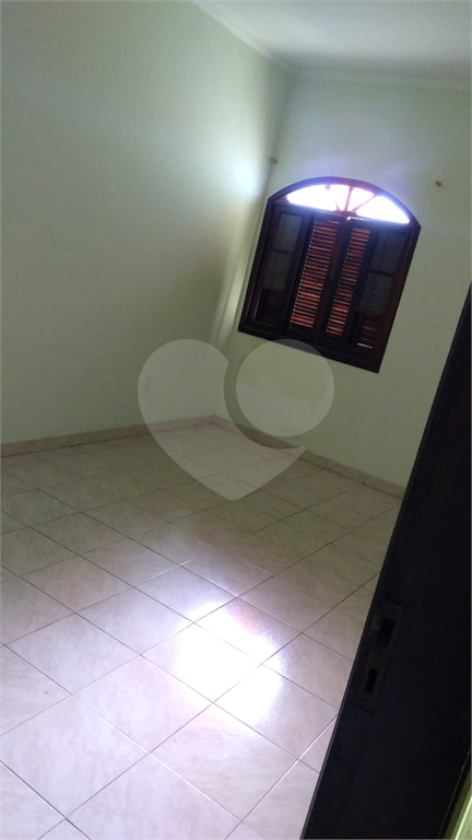 Excelente Casa Térrea à venda com 300m²  de área total, localizado no bairro da Vila Galvão.