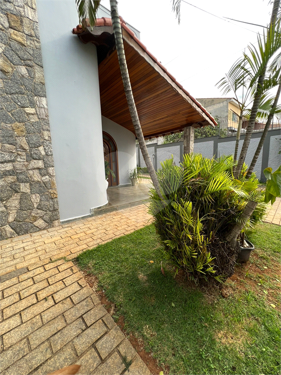 Casa estilo clássico a venda 3 Suites - Vila Rosaria
