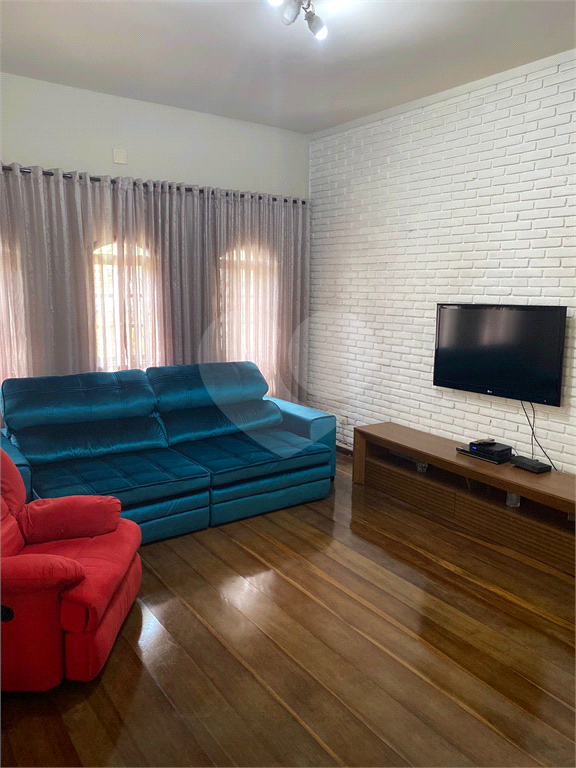 Casa estilo clássico a venda 3 Suites - Vila Rosaria