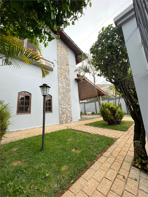 Casa estilo clássico a venda 3 Suites - Vila Rosaria