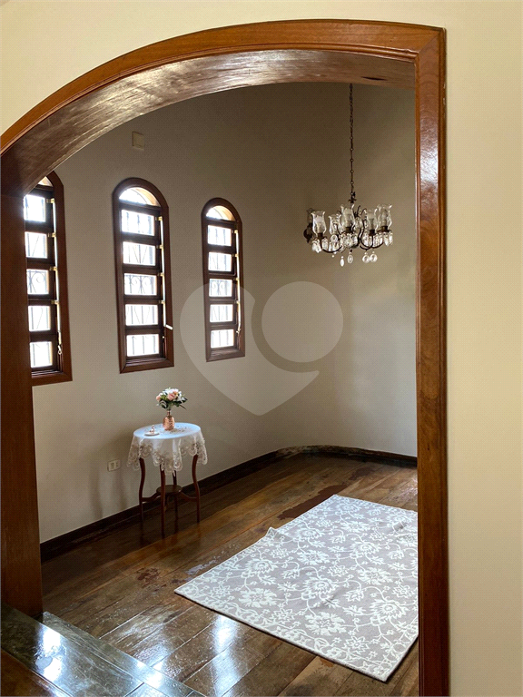 Casa estilo clássico a venda 3 Suites - Vila Rosaria
