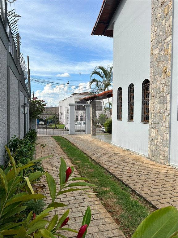 Casa estilo clássico a venda 3 Suites - Vila Rosaria
