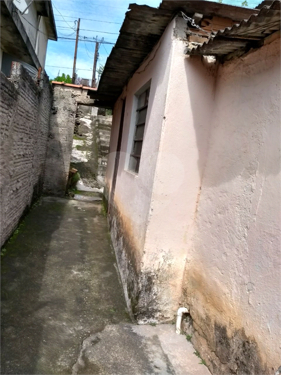 TERRENO COM UMA CASA QUE PRECISA DE REFORMA