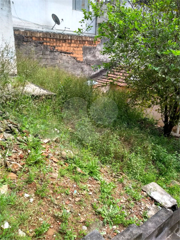 TERRENO COM UMA CASA QUE PRECISA DE REFORMA