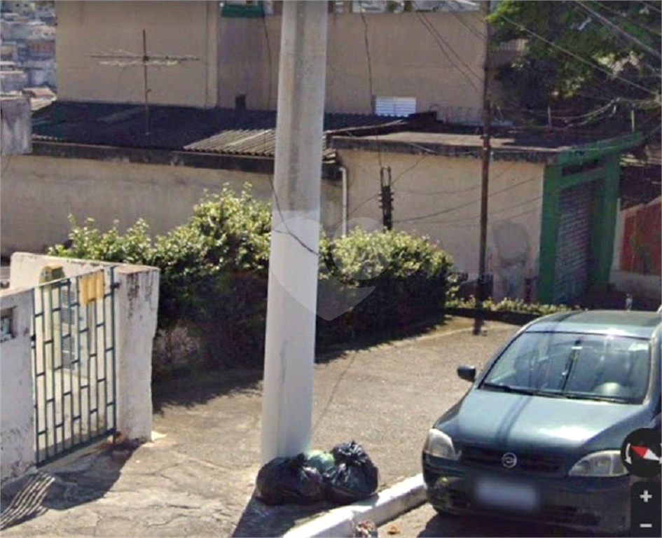 TERRENO COM UMA CASA QUE PRECISA DE REFORMA