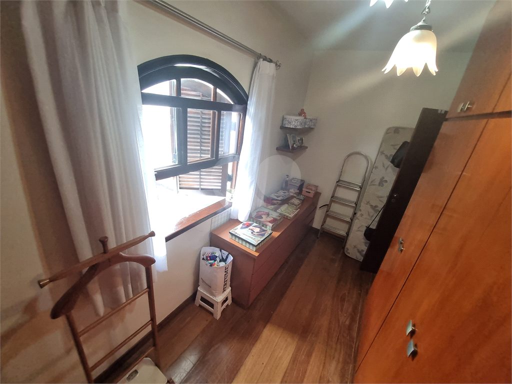 Sobrado com 177 m², 3 dormitórios e 5 vagas na Vila Isolina Mazzei