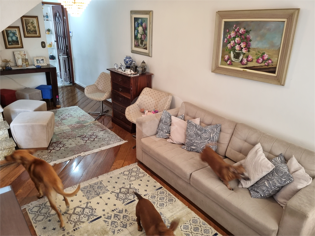 Sobrado com 177 m², 3 dormitórios e 5 vagas na Vila Isolina Mazzei