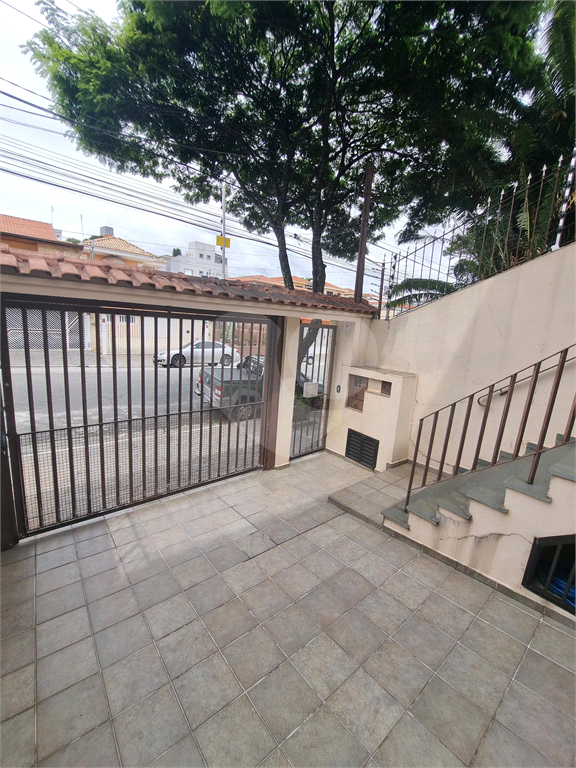 Sobrado com 177 m², 3 dormitórios e 5 vagas na Vila Isolina Mazzei