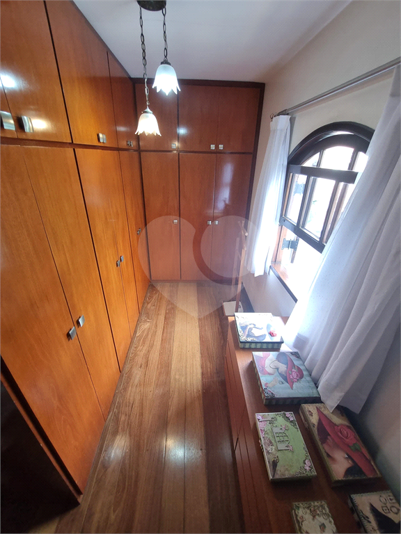 Sobrado com 177 m², 3 dormitórios e 5 vagas na Vila Isolina Mazzei