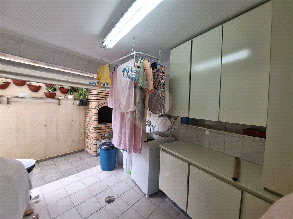 Sobrado com 177 m², 3 dormitórios e 5 vagas na Vila Isolina Mazzei