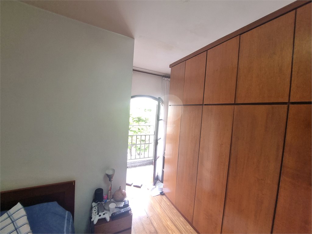 Sobrado com 177 m², 3 dormitórios e 5 vagas na Vila Isolina Mazzei