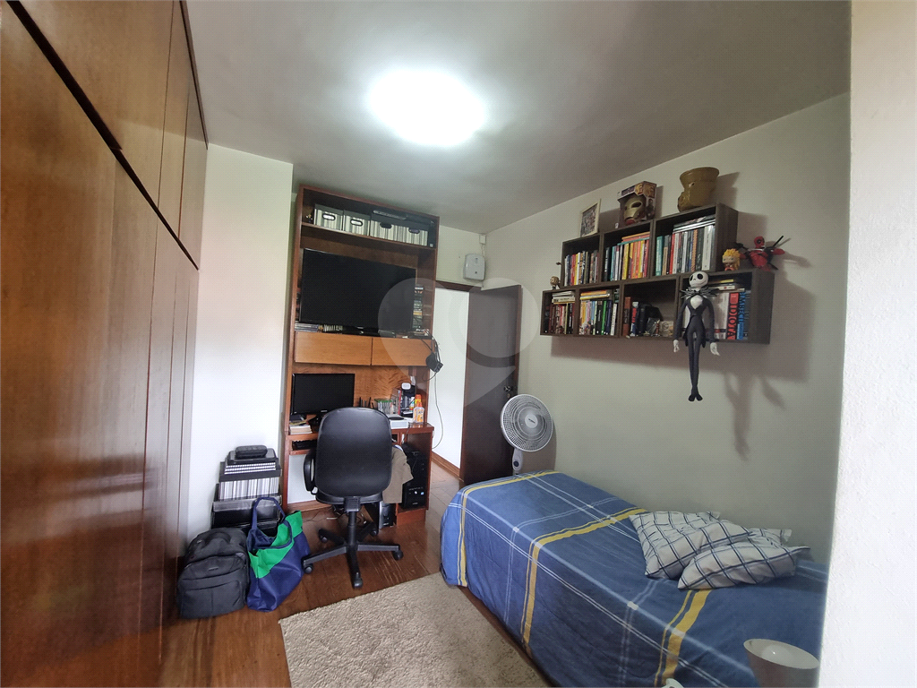 Sobrado com 177 m², 3 dormitórios e 5 vagas na Vila Isolina Mazzei