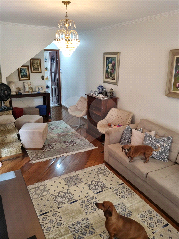 Sobrado com 177 m², 3 dormitórios e 5 vagas na Vila Isolina Mazzei