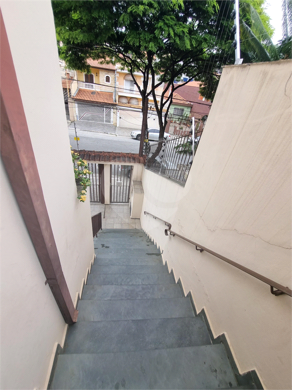 Sobrado com 177 m², 3 dormitórios e 5 vagas na Vila Isolina Mazzei