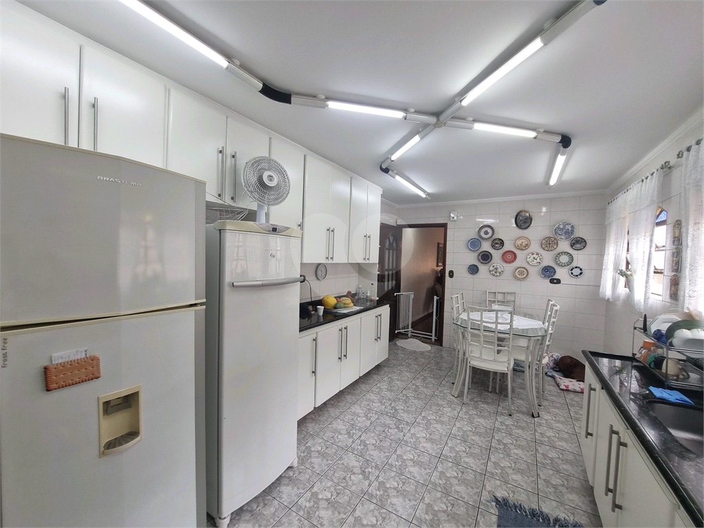Sobrado com 177 m², 3 dormitórios e 5 vagas na Vila Isolina Mazzei