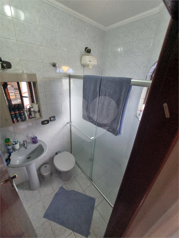 Sobrado com 177 m², 3 dormitórios e 5 vagas na Vila Isolina Mazzei