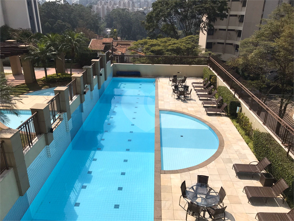 APARTAMENTO em PANAMBY