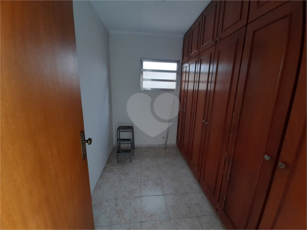 Sobrado à venda com 5 quartos, 300m² - Foto 28