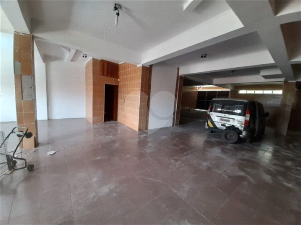 Sobrado à venda com 5 quartos, 300m² - Foto 37