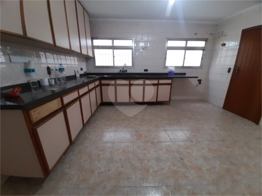 Sobrado à venda com 5 quartos, 300m² - Foto 25