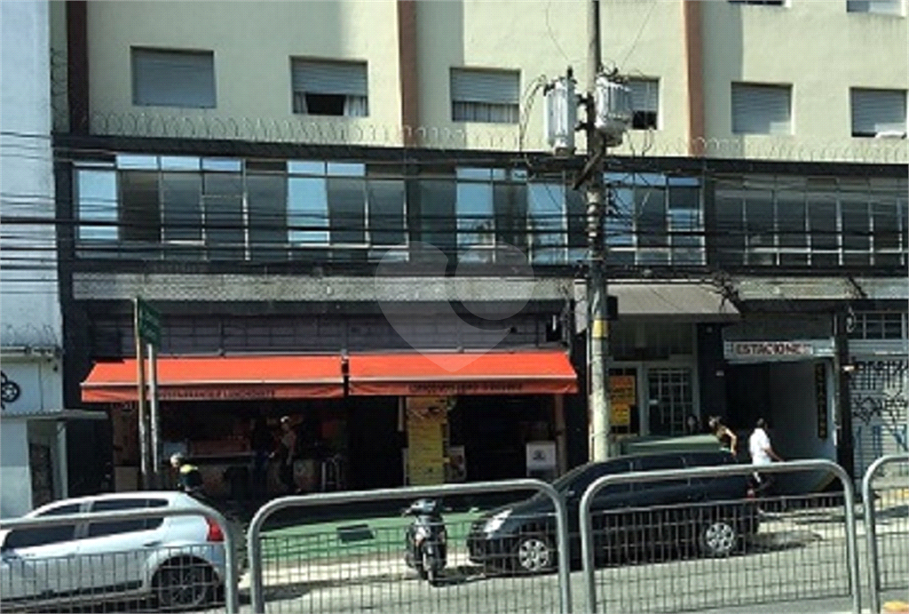 Sobreloja de 302 m² para locação na Rua Vergueiro,a 30 metros do Metrô Vergueiro