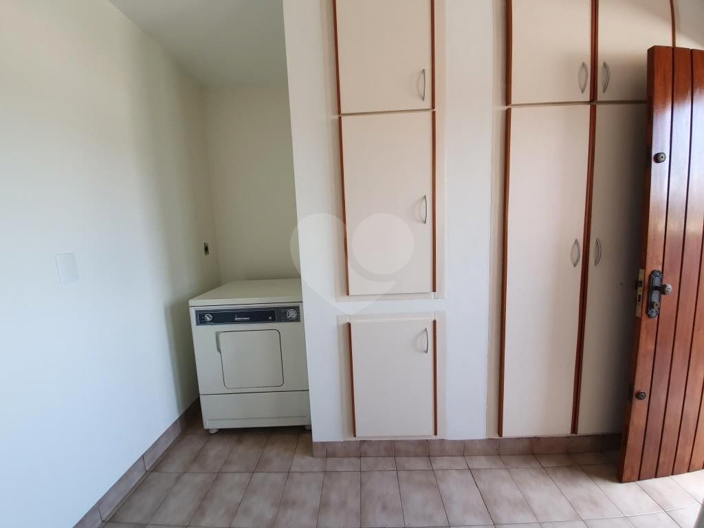 Casa à venda com 3 quartos, 207m² - Foto 14