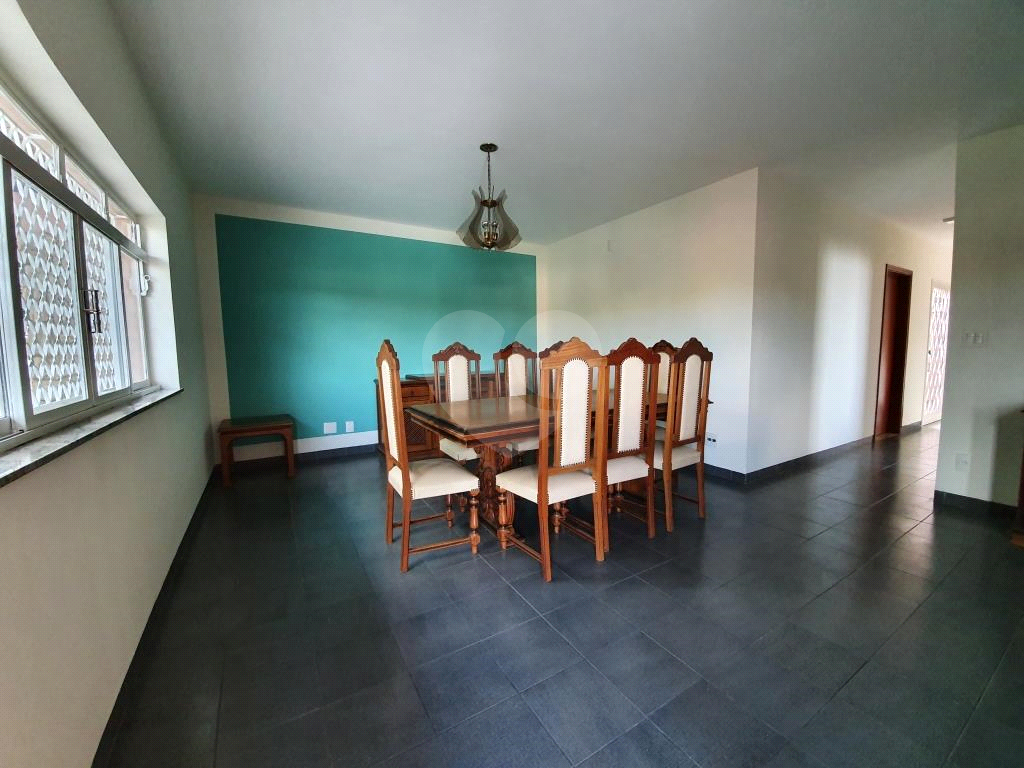 Casa à venda com 3 quartos, 207m² - Foto 1