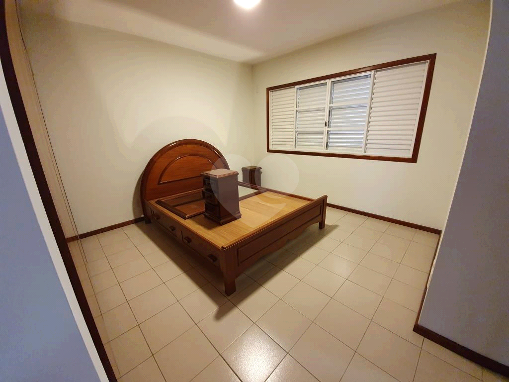Casa à venda com 3 quartos, 207m² - Foto 4