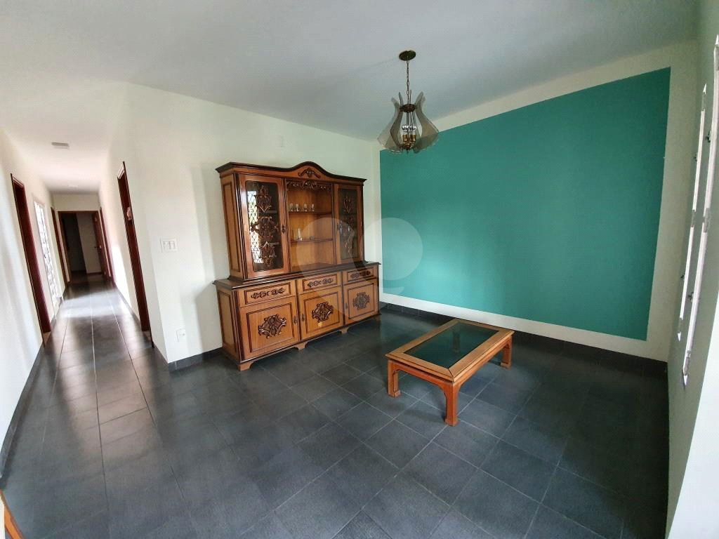Casa à venda com 3 quartos, 207m² - Foto 2