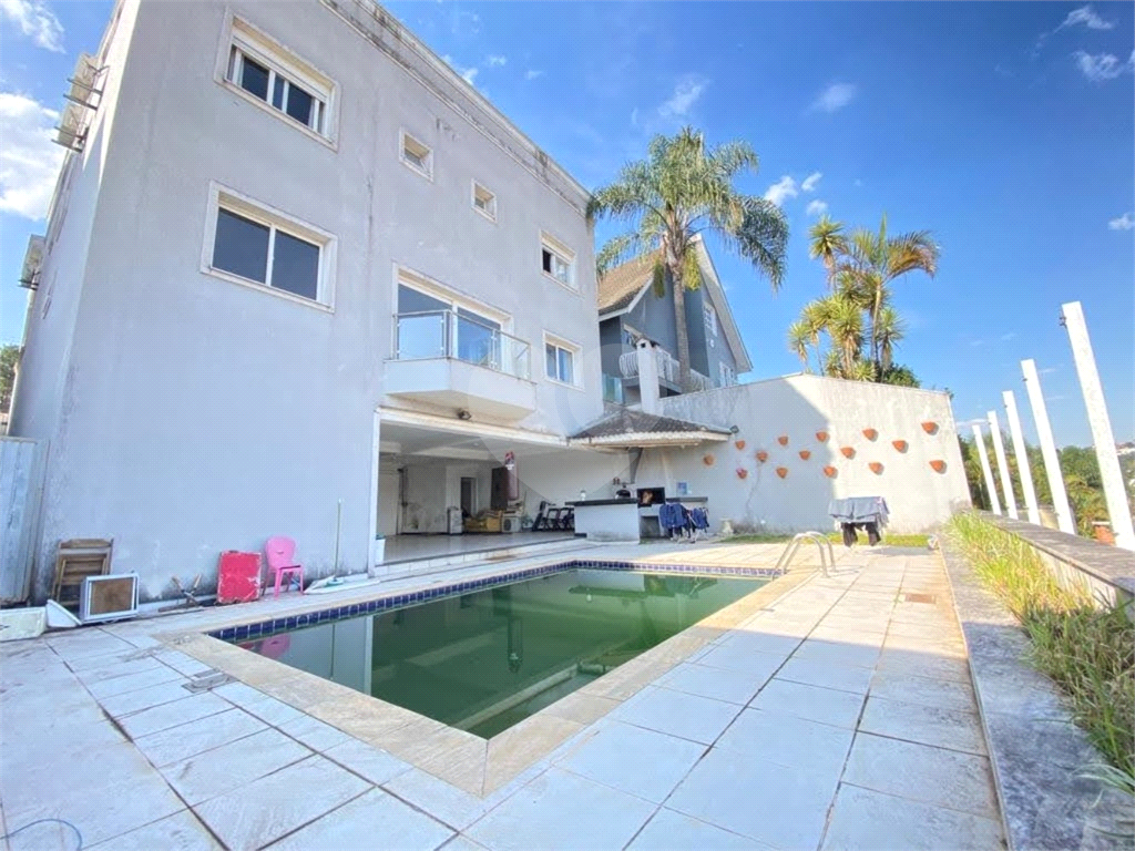 Casa à venda no Residencial 10 - 4 suítes, 5 vagas + Home office e área de lazer