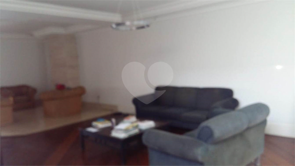 Casa à venda no Residencial 10 - 4 suítes, 5 vagas + Home office e área de lazer