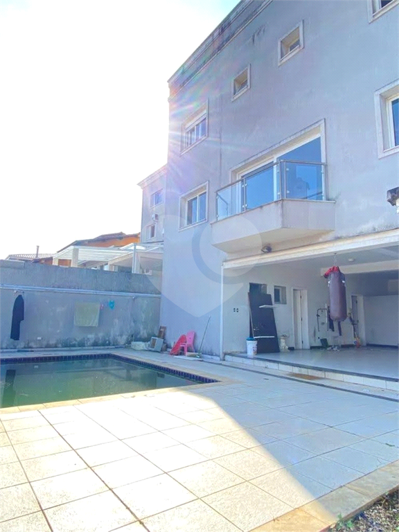 Casa à venda no Residencial 10 - 4 suítes, 5 vagas + Home office e área de lazer