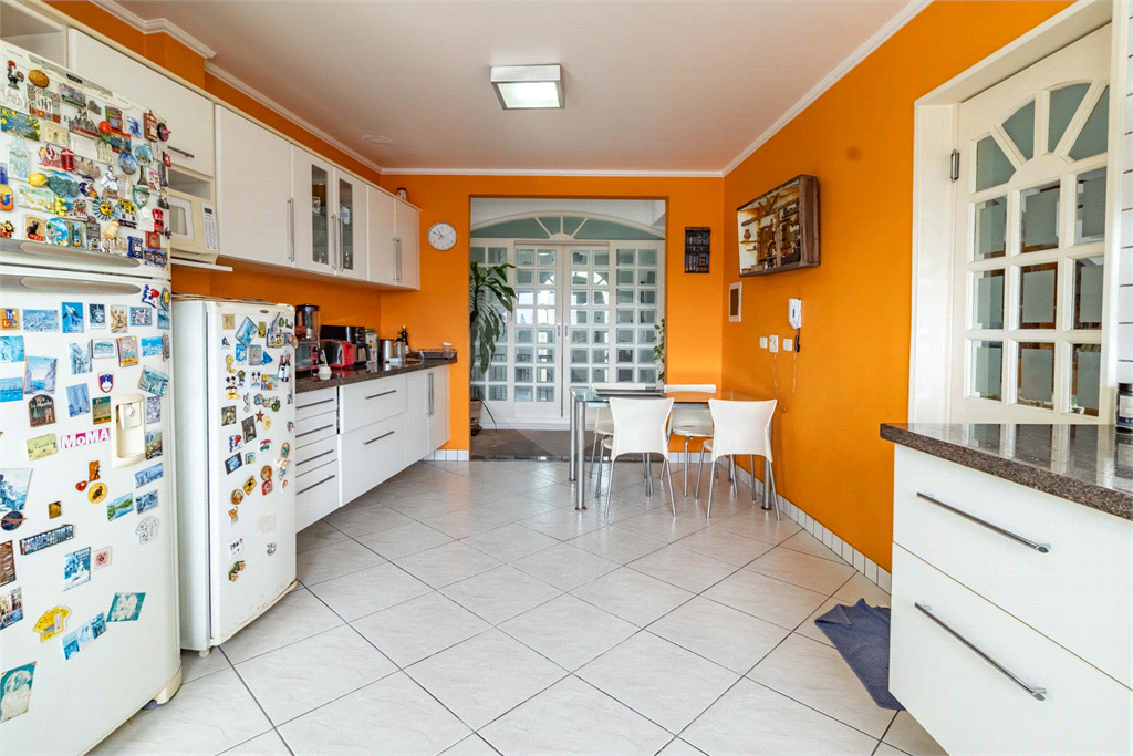 Sobrado com três andares e uma vista incrível. 