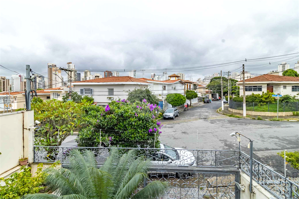 Sobrado com três andares e uma vista incrível. 