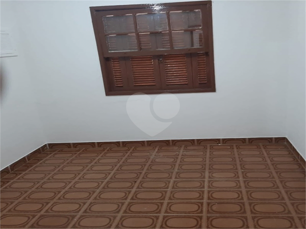 Casa à venda com 1 quarto, 100m² - Foto 2