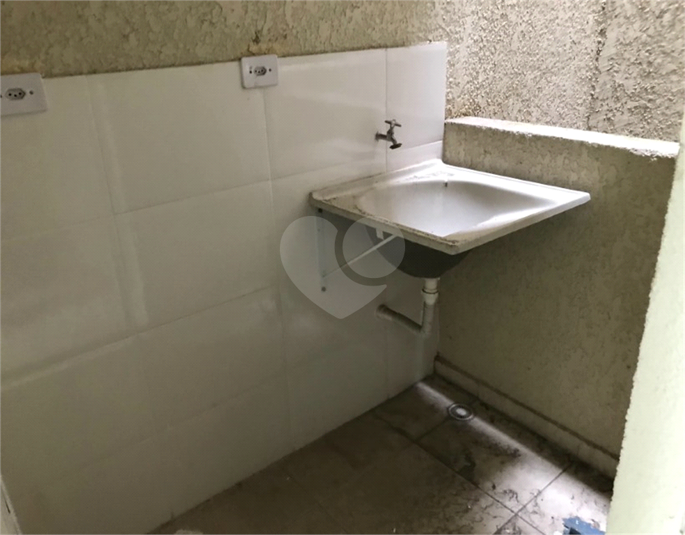 Apartamento à venda com 1 quarto, 33m² - Foto 11