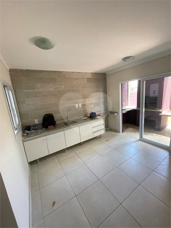 Casa para alugar com 3 quartos, 147m² - Foto 3