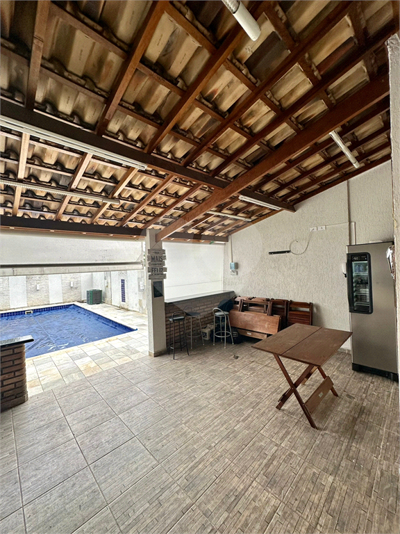 Sobrado residencial no bairro do Tremembé com piscina e salão de festas