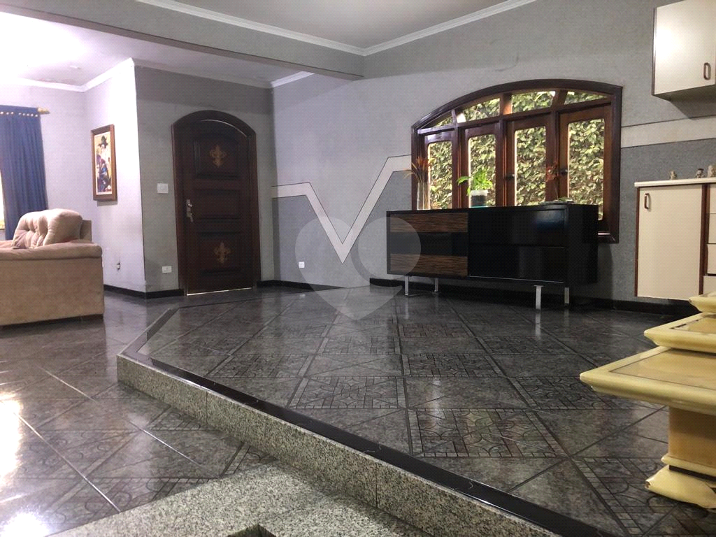 Sobrado à venda com 5 quartos, 200m² - Foto 4