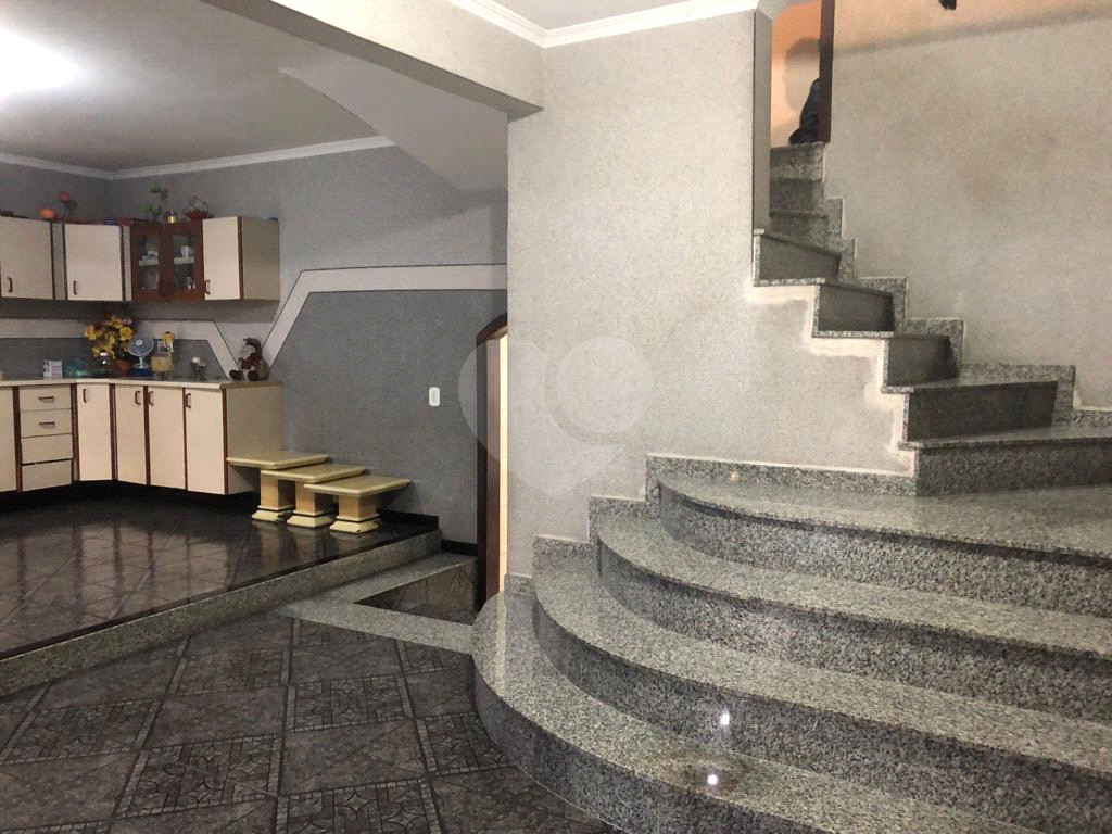 Sobrado à venda com 5 quartos, 200m² - Foto 6