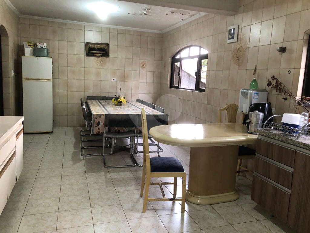 Sobrado à venda com 5 quartos, 200m² - Foto 8