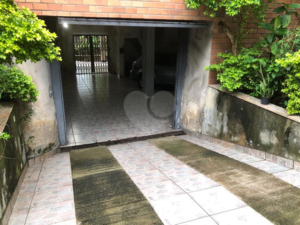 Sobrado à venda com 5 quartos, 200m² - Foto 47