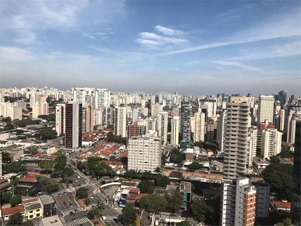 Lindo apto à venda no GEOMETRIA ITAIM - 322M²  com 3 suítes e 5 vagas 