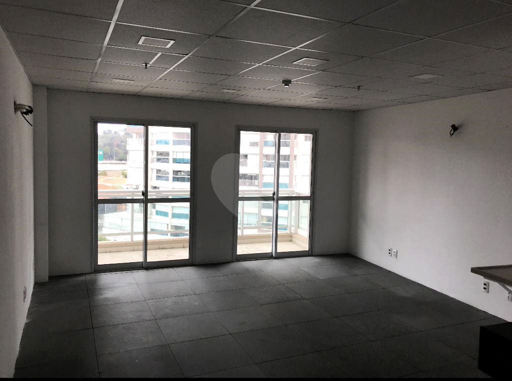 SALA COMERCIAL À VENDA DE 40 M2 NA REGIÃO DE PINHEIROS.