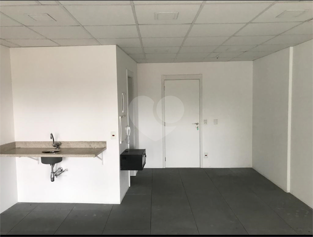 SALA COMERCIAL À VENDA DE 40 M2 NA REGIÃO DE PINHEIROS.