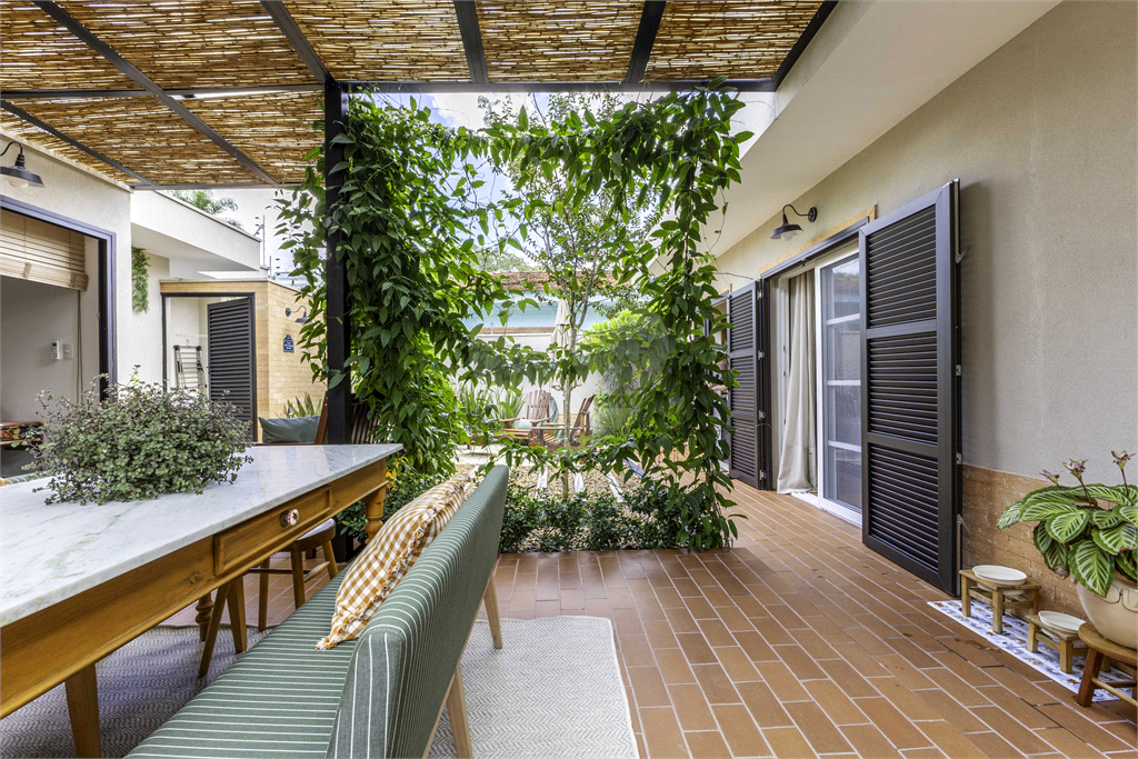 CASA À VENDA COM 3 QUARTOS NO CITY BOAÇAVA